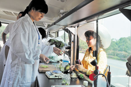 挑選食品安全檢測(cè)車(chē)廠家，需要注意這3點(diǎn)